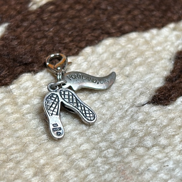 Sterling Silver Portland Oregon Flip Flop Beach Travel Charm Keychain Flair 925 - Picture 8 of 8